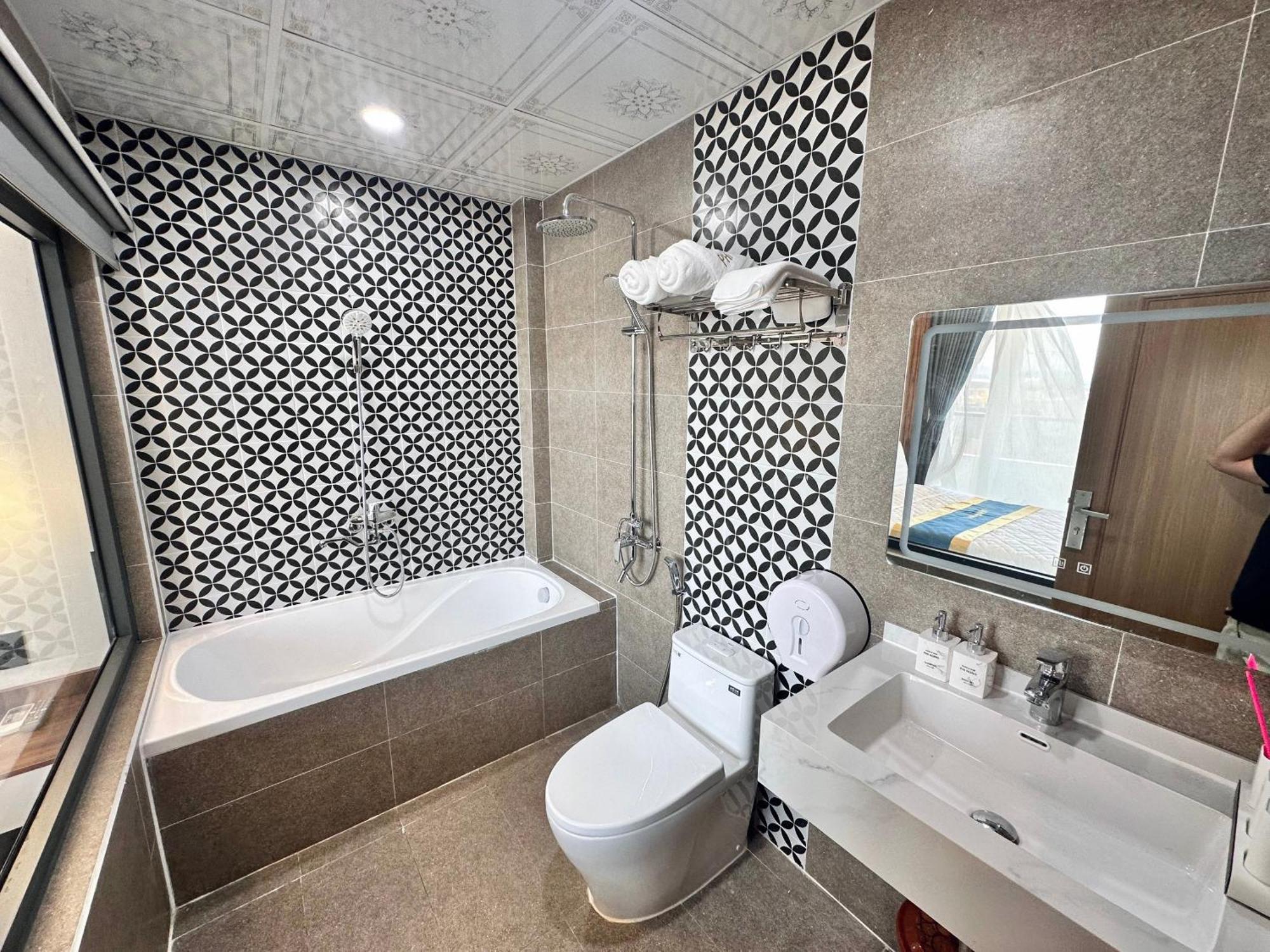 Hotel Phi Hung Tam Kỳ Kültér fotó